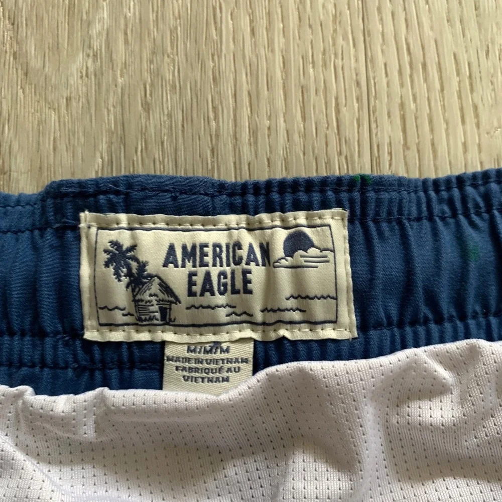American Eagle Mens Blue White Hibiscus Floral Swim Trunks Shorts Size M 5in